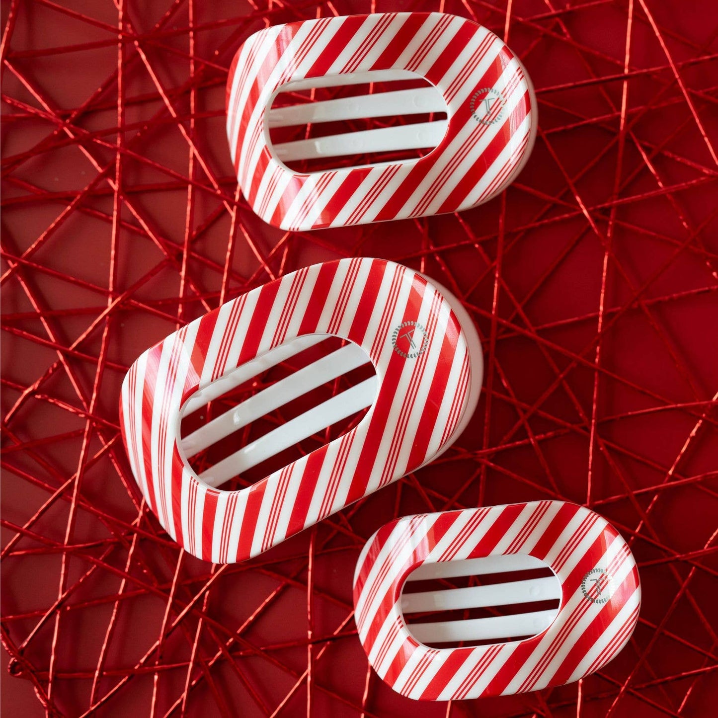 flat round hair clip | medium | candy cane crush